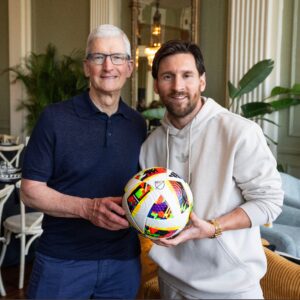 Lee más sobre el artículo Lionel Messi y Tim Cook se reúnen para destacar el impacto del fútbol y la tecnología